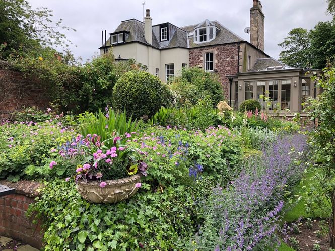 Belhaven House with Belhaven Hill School