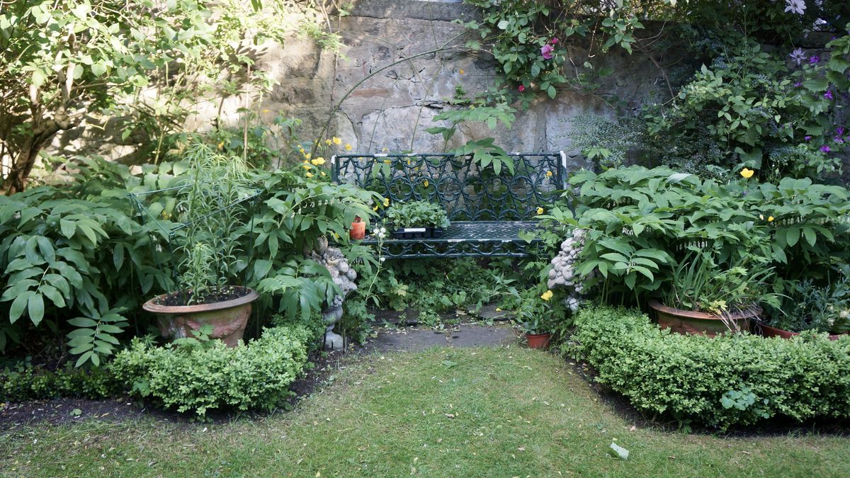 Hidden classical courtyard garden 