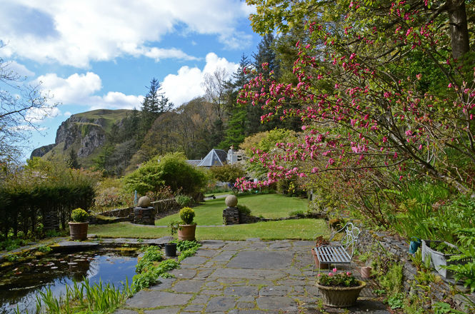 Accommodation in Scotland with gardens                                   