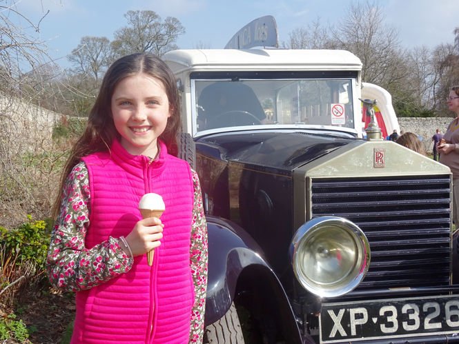 Winton Castle Spring Gardens Open Day