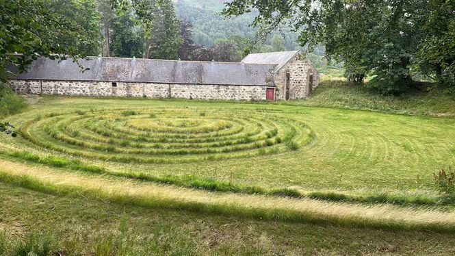 Earth House Apothecary Gardens