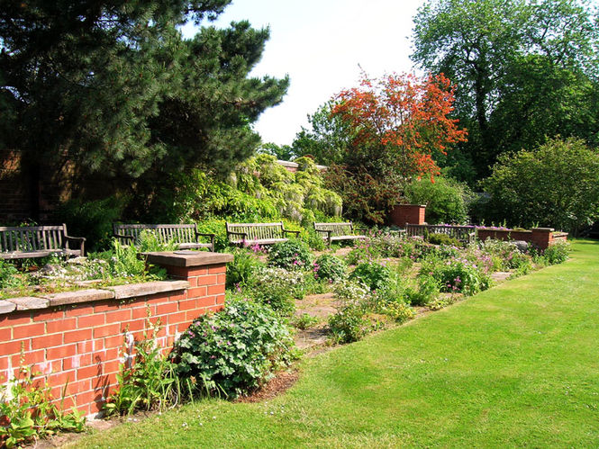 Cruickshank Botanic Garden