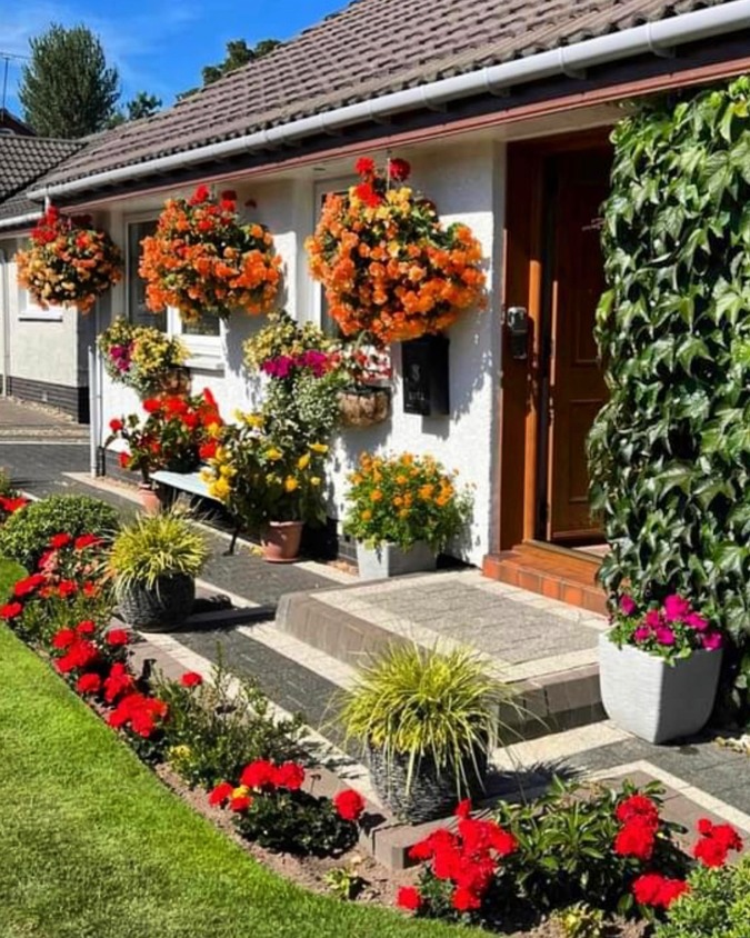 10 St Margaret's Crescent