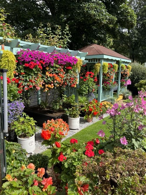 10 St Margaret's Crescent