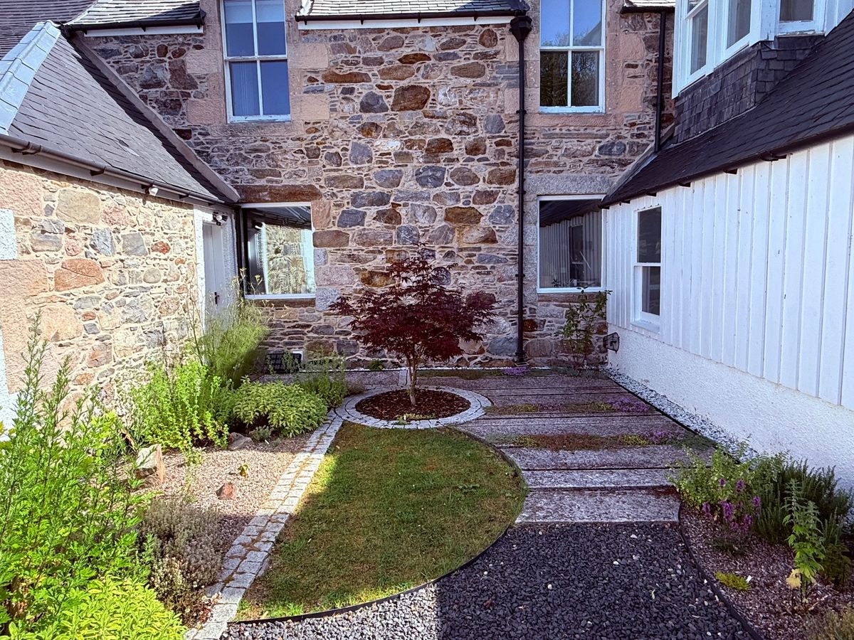 Earth House Apothecary Gardens