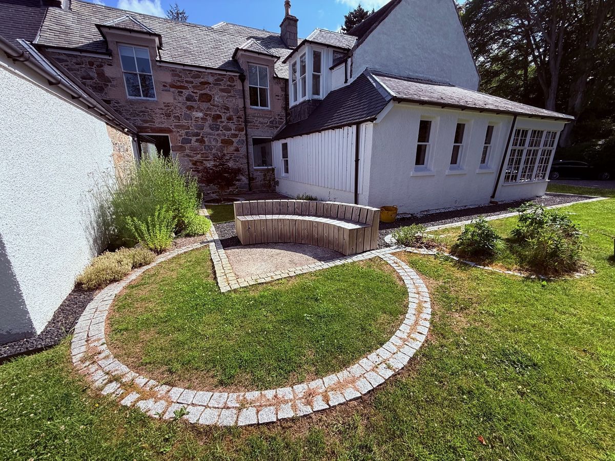 Earth House Apothecary Gardens