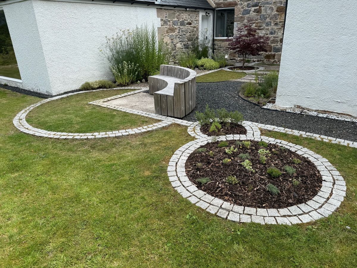 Earth House Apothecary Gardens