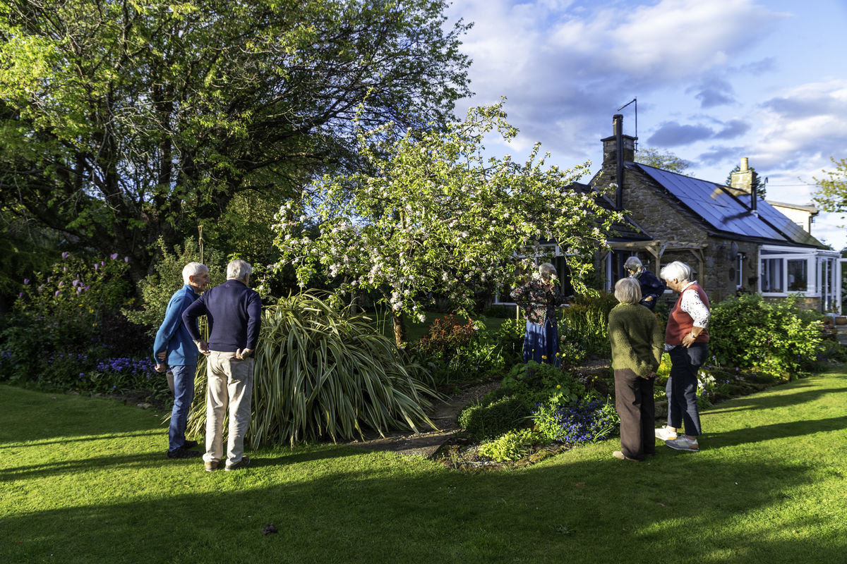 Blebo Craigs Village Gardens